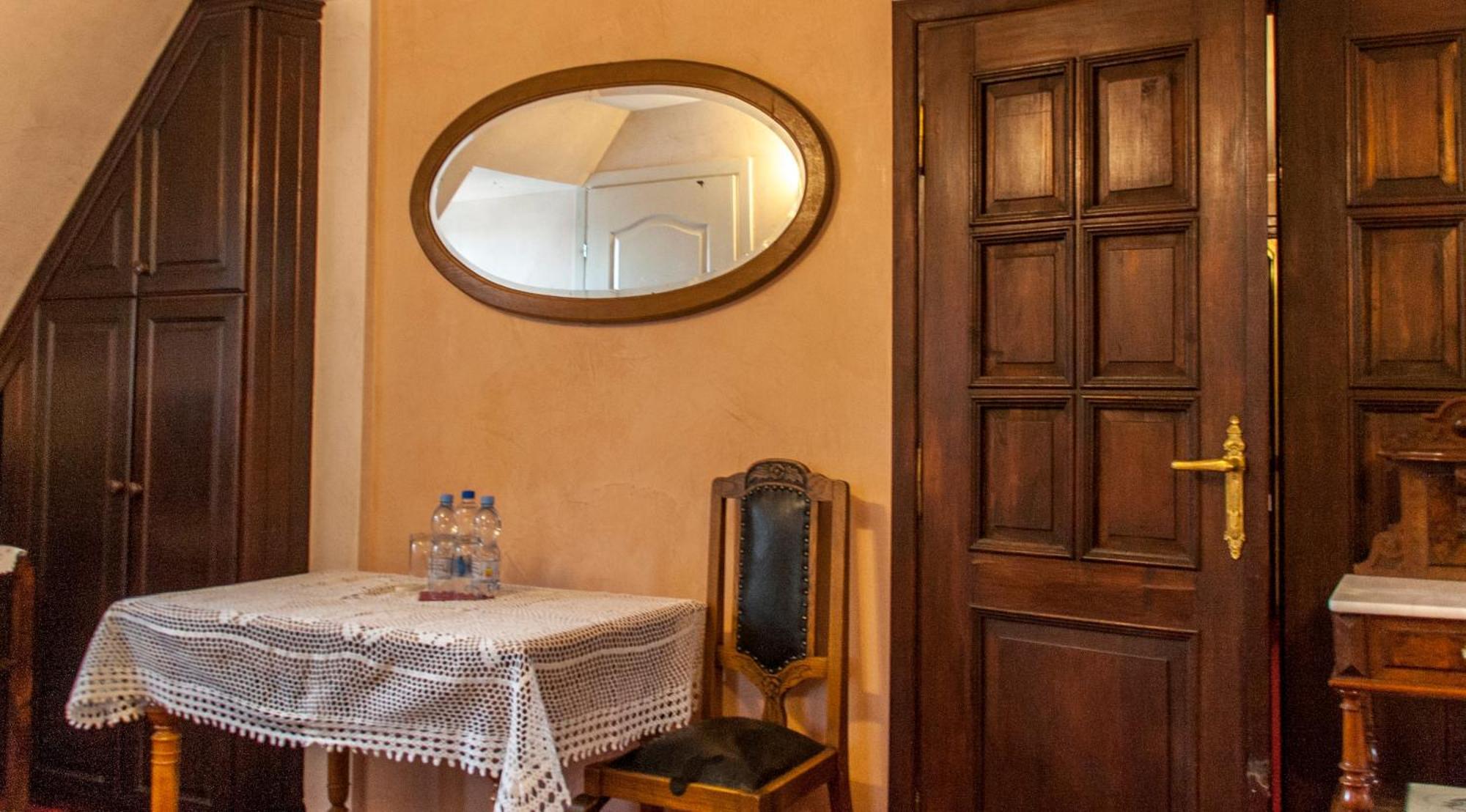 Dwor Anna Bed & Breakfast Ciecierzyn Rom bilde