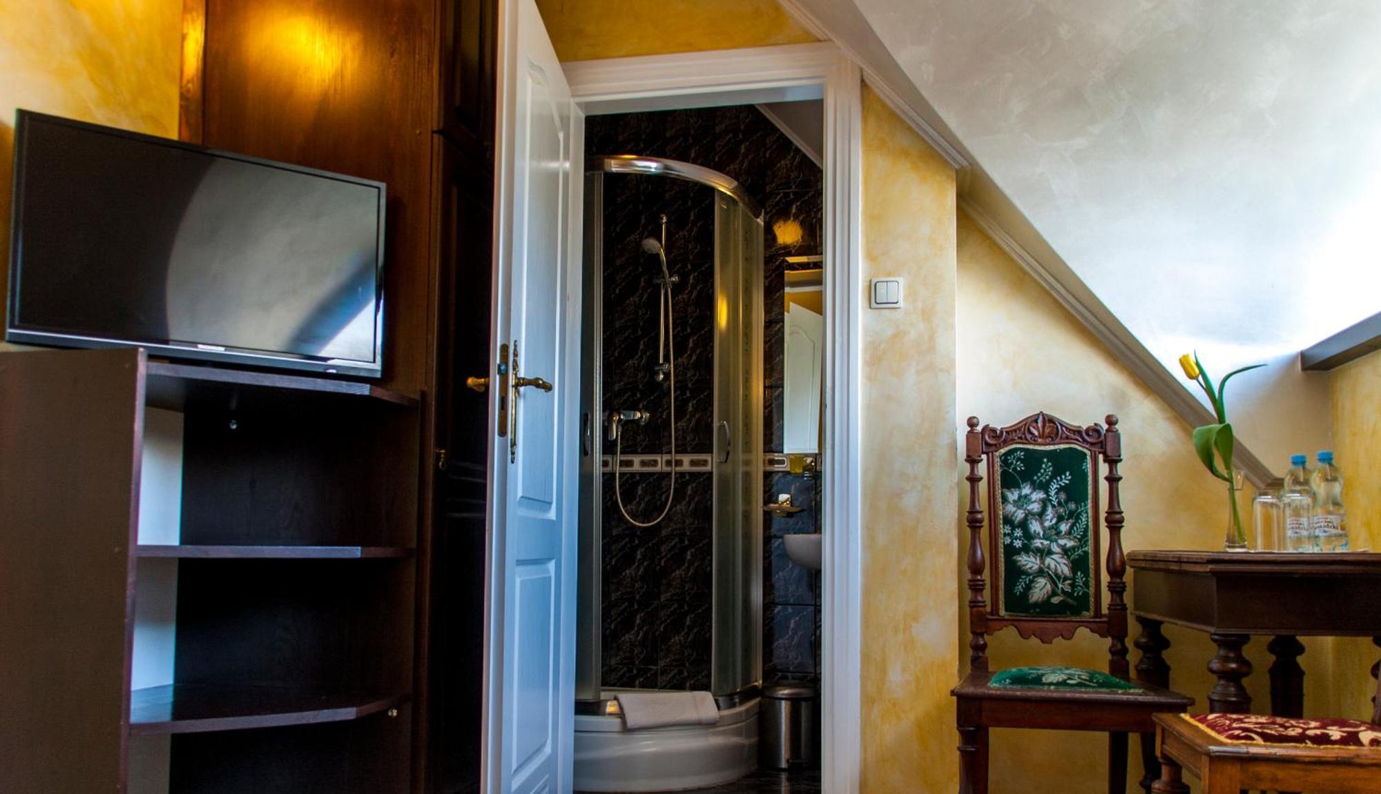 Dwor Anna Bed & Breakfast Ciecierzyn Rom bilde