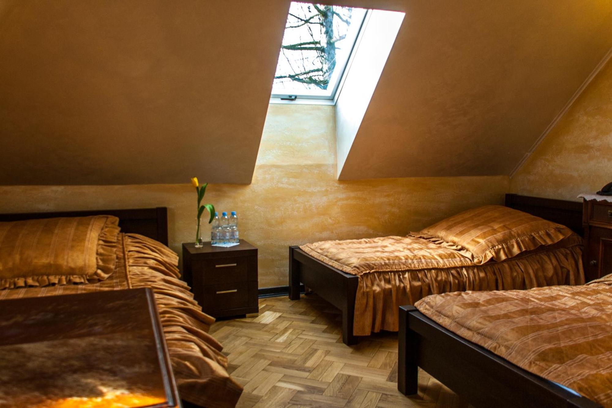 Dwor Anna Bed & Breakfast Ciecierzyn Rom bilde