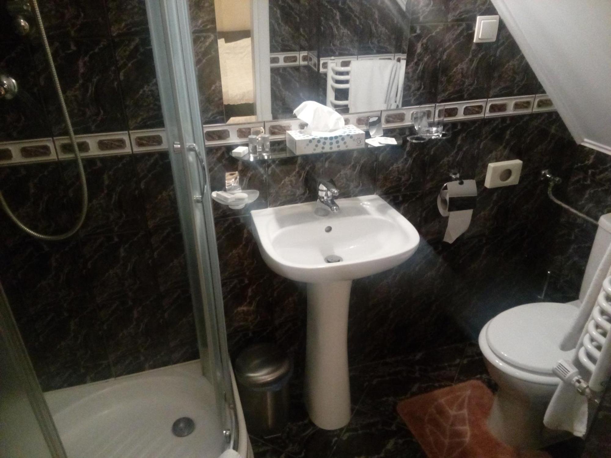 Dwor Anna Bed & Breakfast Ciecierzyn Rom bilde