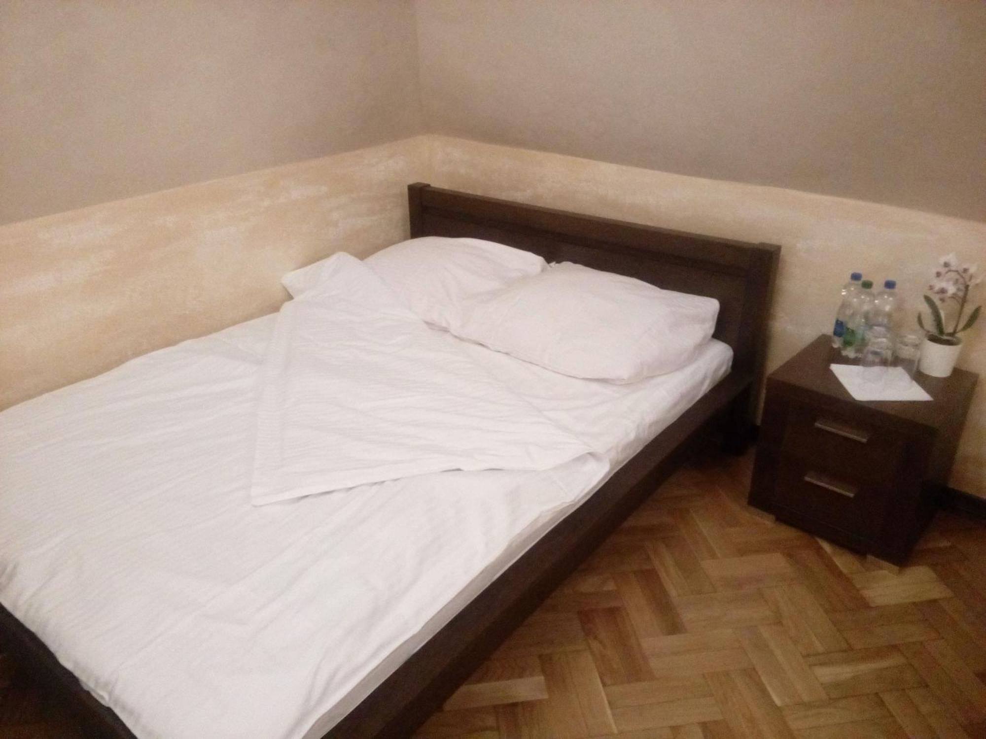 Dwor Anna Bed & Breakfast Ciecierzyn Rom bilde