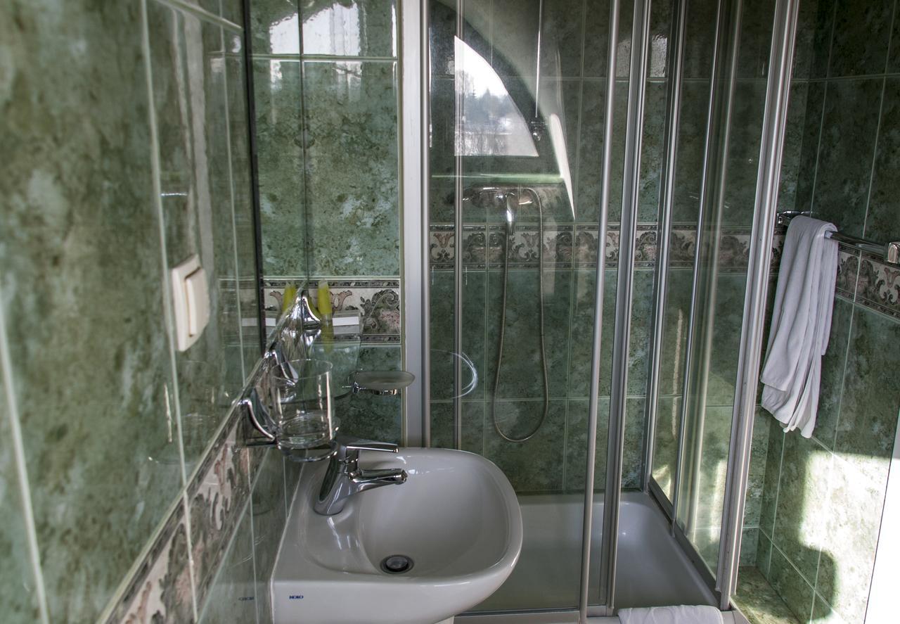 Dwor Anna Bed & Breakfast Ciecierzyn Rom bilde