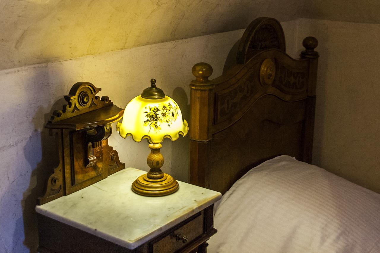 Dwor Anna Bed & Breakfast Ciecierzyn Rom bilde