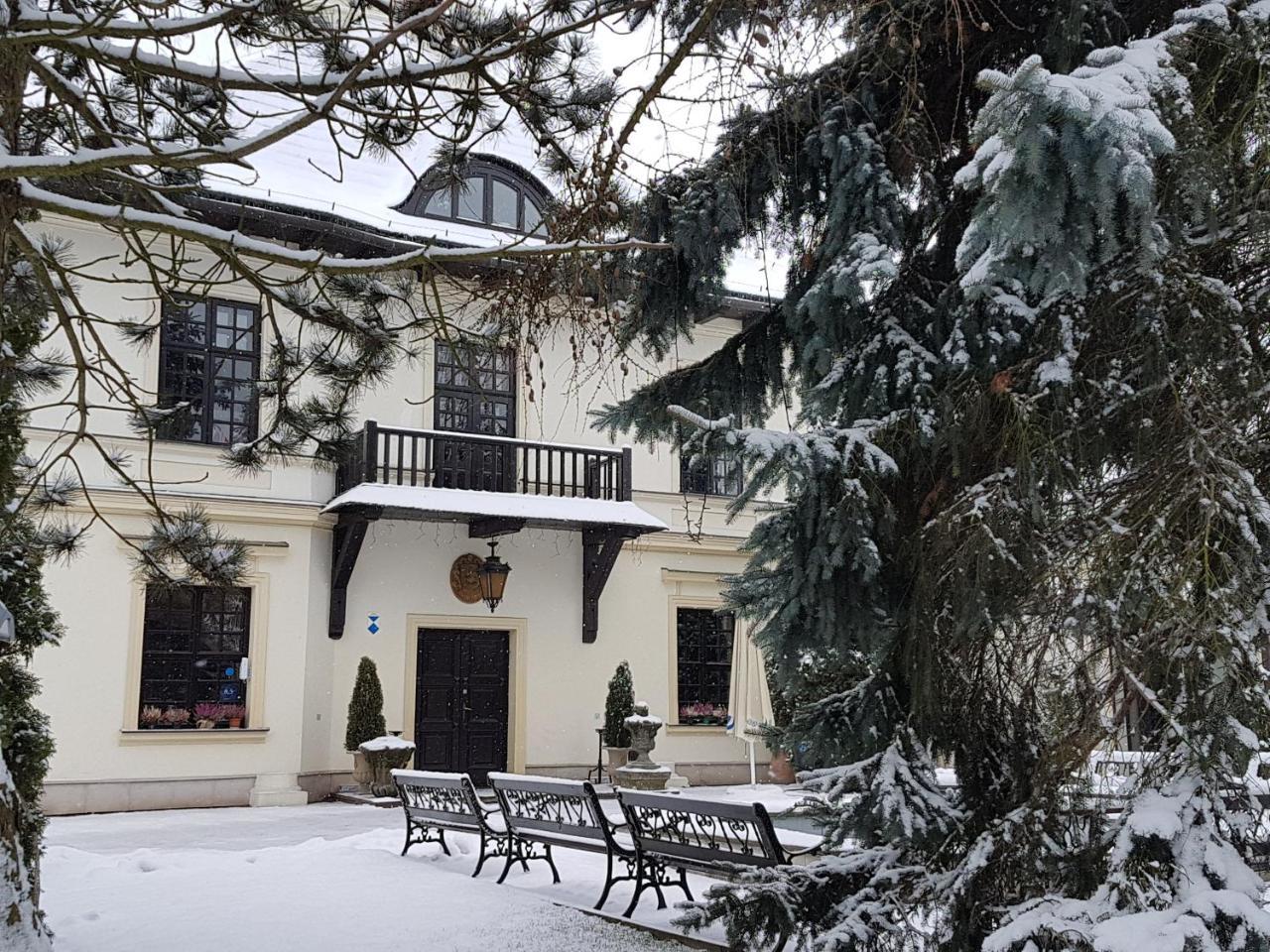 Dwor Anna Bed & Breakfast Ciecierzyn Eksteriør bilde