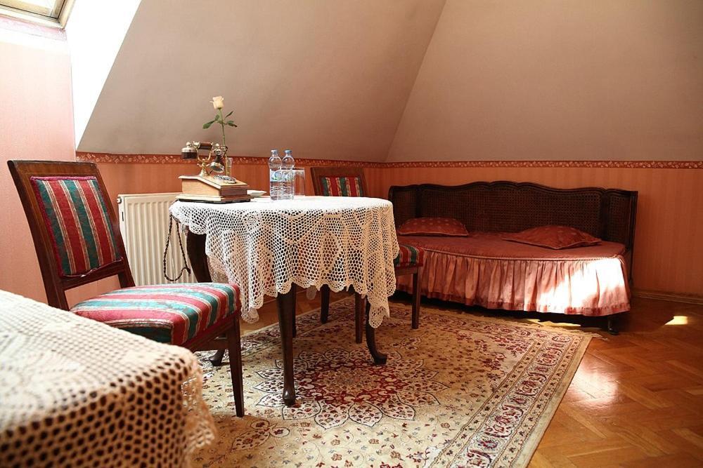 Dwor Anna Bed & Breakfast Ciecierzyn Rom bilde